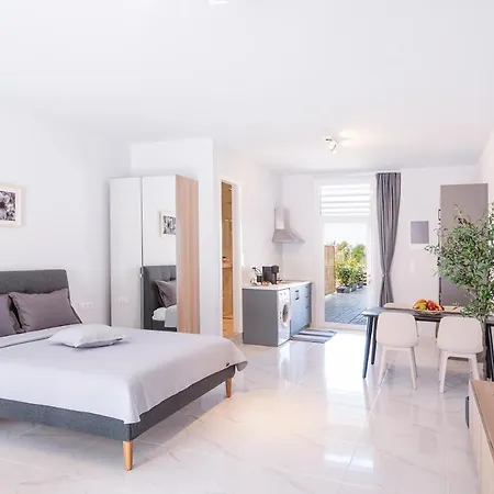True Apartment Sfakera